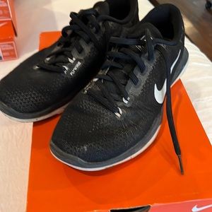 Nike size 7 black worn